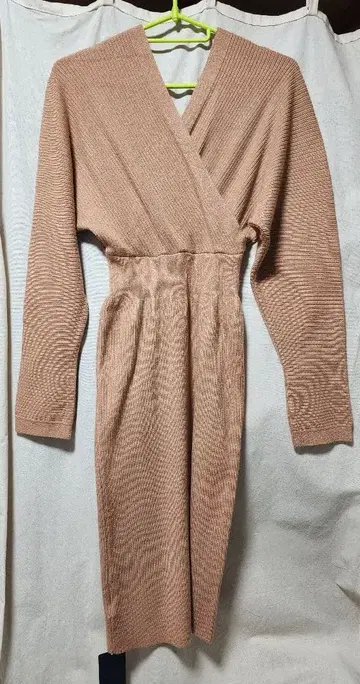 레이디 라이크 베이지 니트 원피스