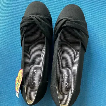 경량 트위스트 디자인 블랙 플랫슈즈