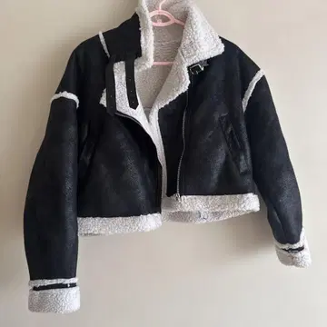 GRL 블랙 무스탕풍 숏 자켓