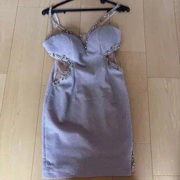 IRMA 비즈 장식 핑크 드레스