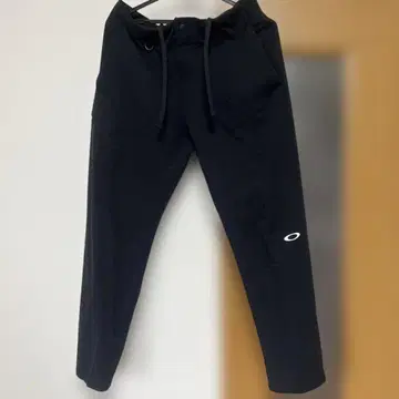 OAKLEY 퍼포먼스 핏 블랙 팬츠 L