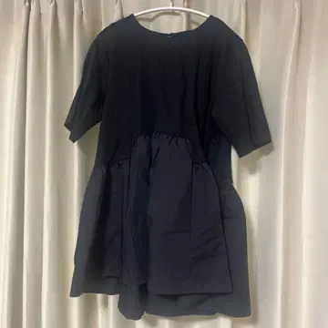 OPAQUE CLIP 블랙 반팔 상의 40