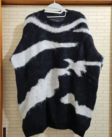 애니멀 무늬 오버 사이즈 니트 스웨터