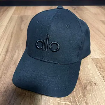 Alo YOGA 블랙 캡