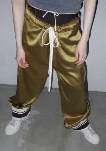 igi 슬리브 팬츠 리브 절개