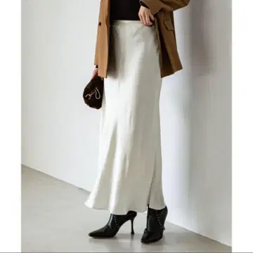 Noble 새틴 머메이드 스커트