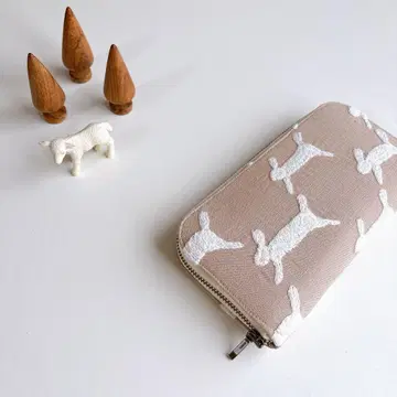 미나 페르호넨 라운드 지퍼 장지갑 핸드메이드