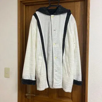 후드 부착 코트 화이트 x 다크 그레이