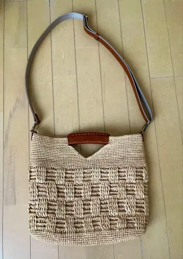 뜨개질 디자인 숄더백 베이지