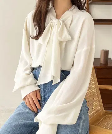 GeeRA 온오프 착용 가능! 전후 2way 리본 보타이 블라우스