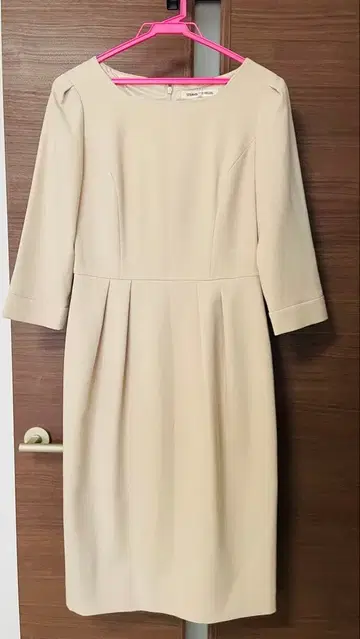 스트로베리 필드 베이지 7부 소매 플리츠 원피스 새상품