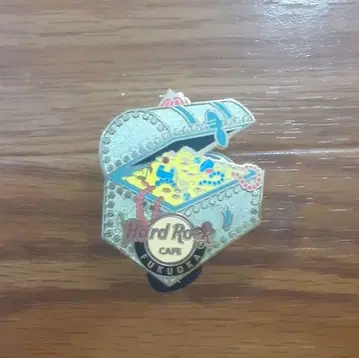 하드록 카페 Rock Cafe 보물 상자 핀 배지 pin