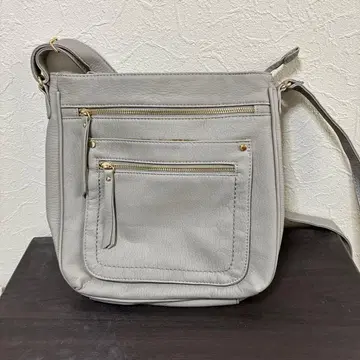 그레이 합성 피혁 숄더백