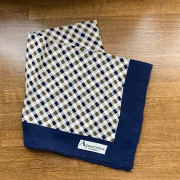 [ 미사용품 ] Aquascutum 체크 무늬 스카프 실크 100%