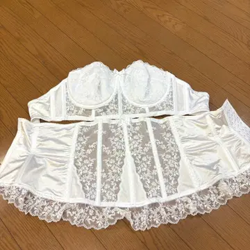 화이트 브라이덜 이너 코르셋 클리닝 완료