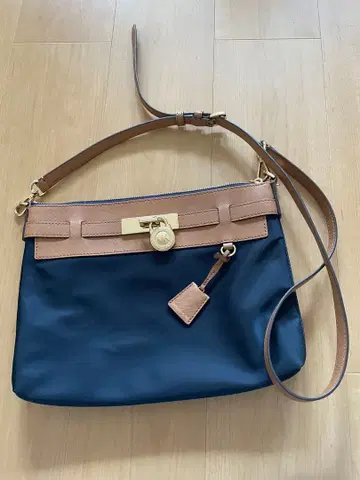 MICHAEL KORS 숄더백 네이비/베이지