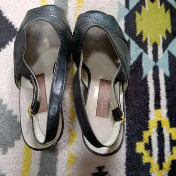 로열 세븐 블랙 스트랩 슈즈