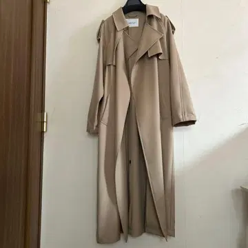 Mila Owen 베이지 롱 트렌치코트 거의 새상품입니다!!