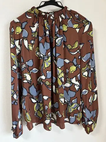 [새상품급] 투모로우랜드 컬렉션 블라우스