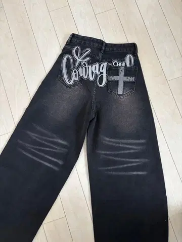 와이드 팬츠 자수 패치 워싱 스티치