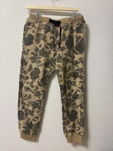 ROXY 카모 패턴 조거 팬츠