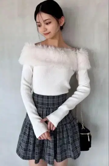 RESEXXY 오프숄더 니트 미사용 새상품