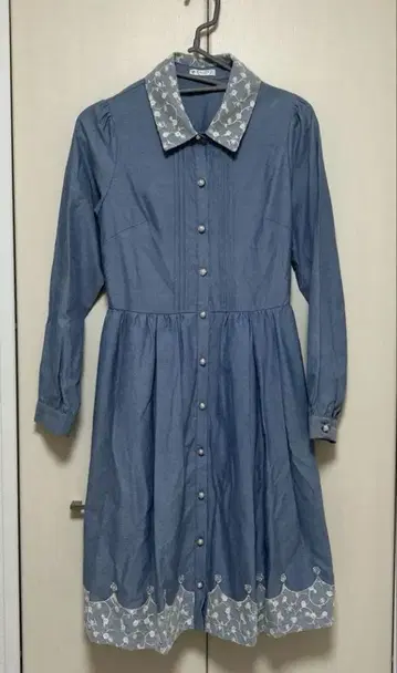 엑시즈팜 블루 셔츠 원피스 꽃무늬 자수 M 사이즈