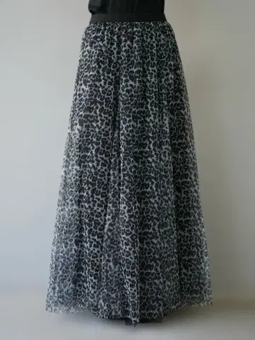 새상품 뤼미에르 레오파드 튤 레이어드 플리츠 스커트