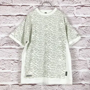 r393 NECESSITY 화이트 지그재그 패턴 T셔츠 L