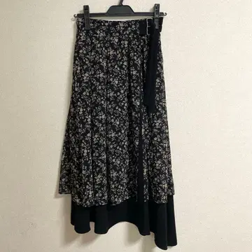 CLANE 클라네 꽃무늬 플레어 스커트 블랙