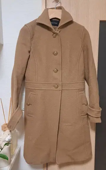 울 혼방 베이지 롱 코트 (하자 있음) 버튼 예비 있습니다.