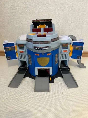 DX 폴리스 스테이션