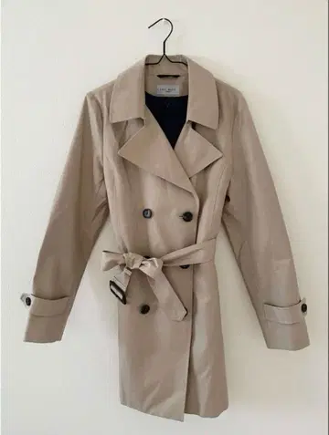 미들 기장 더블 트렌치코트