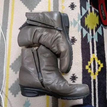 POD 그레이 사이드 고어 부츠