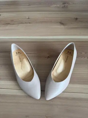 [ madras ] 컨디션 최상 베이지 로우힐 펌프스