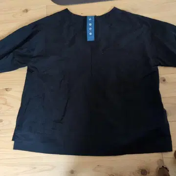 블랙 7부 소매 상의 버튼 포함