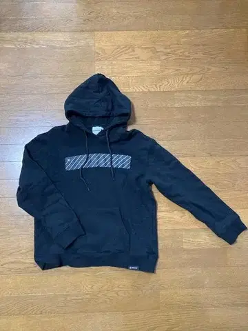 세련된 보잉 후드티 L 사이즈 블랙 새상품급