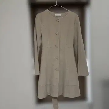 Feroux 베이지 코트