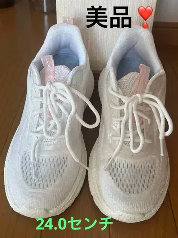 화이트 메쉬 러닝화 24.0cm 경량