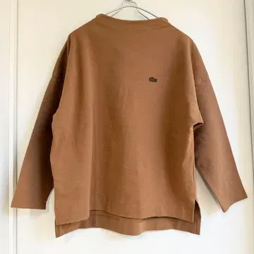 LACOSTE 라코스테 카멜 브라운 티셔츠 모크 보틀넥