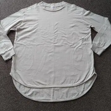 블루레이 마켓 크루넥 풀오버 베이지 계열