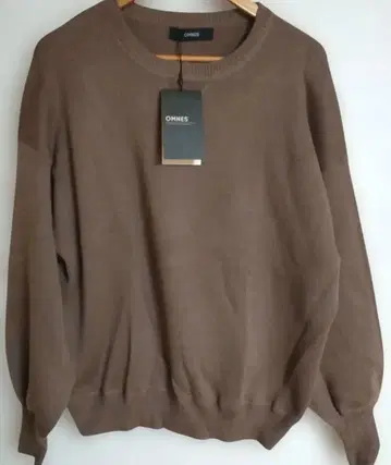 [새상품.미사용]OMNES 맨투맨 느낌 니트 볼륨 소매 풀오버