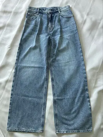 [택 포함 새상품] Cafune 라이트 블루 스트레이트 데님 팬츠