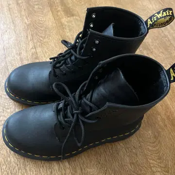 닥터마틴 1460 부츠 UK4