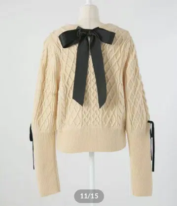 리본 포함 베이지 케이블 니트 스웨터 pium 백리본 사랑받는 니트