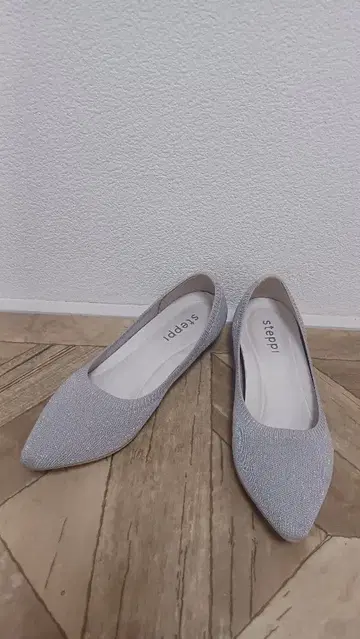 steppi 스테피 글리터 포인티드 펌프스 실버