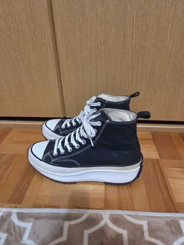 블랙 하이컷 스니커즈