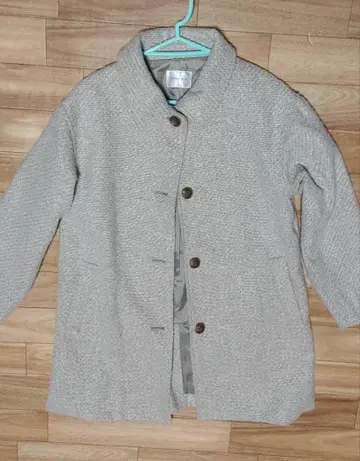 그레이 버튼 코트