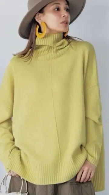 UNFILO 터틀넥 니트 M