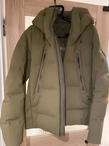 [ 새상품급 ] 데상트 올테라인 미즈사와 다운 마운테니어 카키 XL